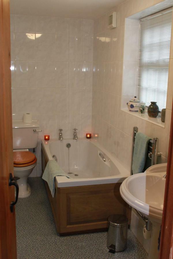 Dovedale Apartment, Гленридинг Екстериор снимка